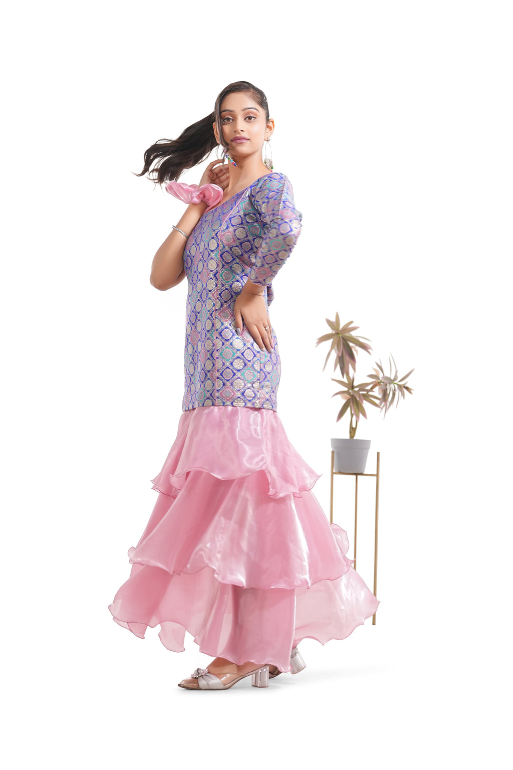 Brocade Twirl — Pink